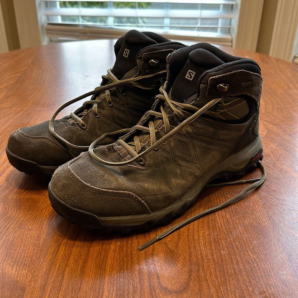 Salomon boots. Men’s size 10.5.